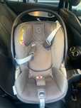 Ovinho - Cadeira Auto Platinum Cloud T I-size da CYBEX
