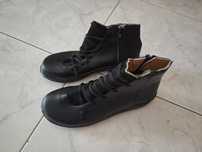 Botas pretas novos