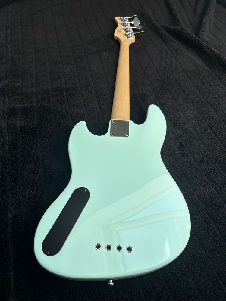 Gitara basowa Sire u5 shortscale krótka menzura flatwound struny