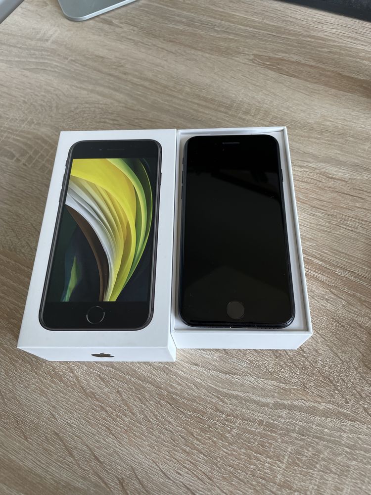 iPhone SE (2020) / 256GB / Czarny