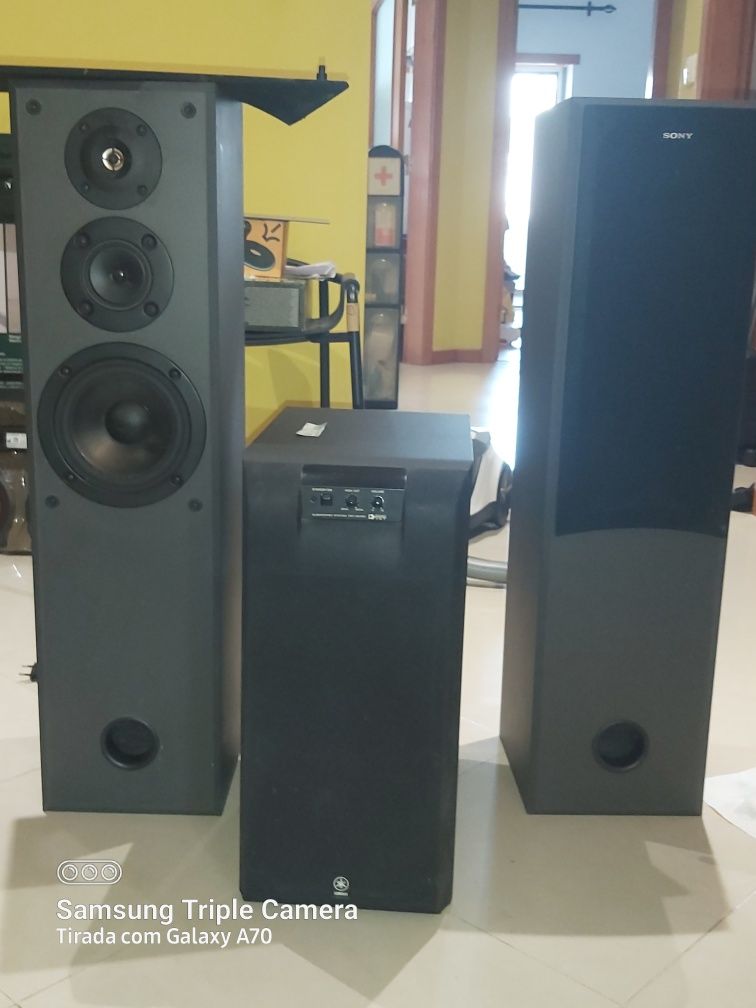 Colunas Sony e sourrund yamah