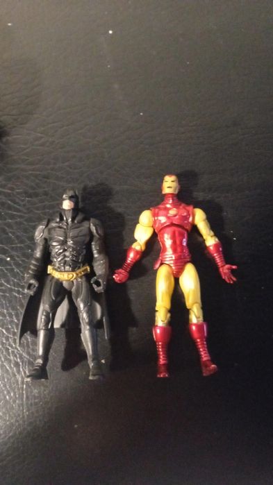 Miniaturas Iron Man e Batman