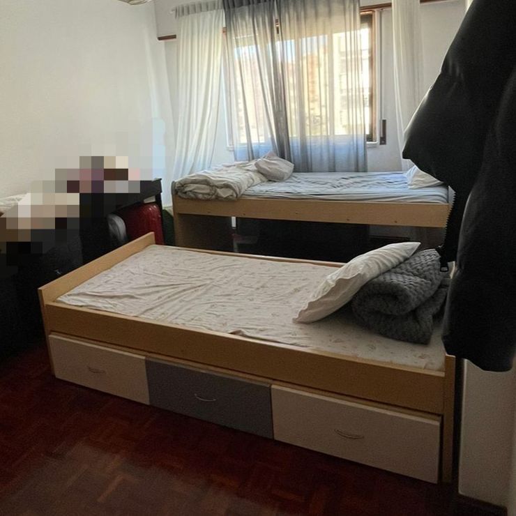 Cama com gavetas