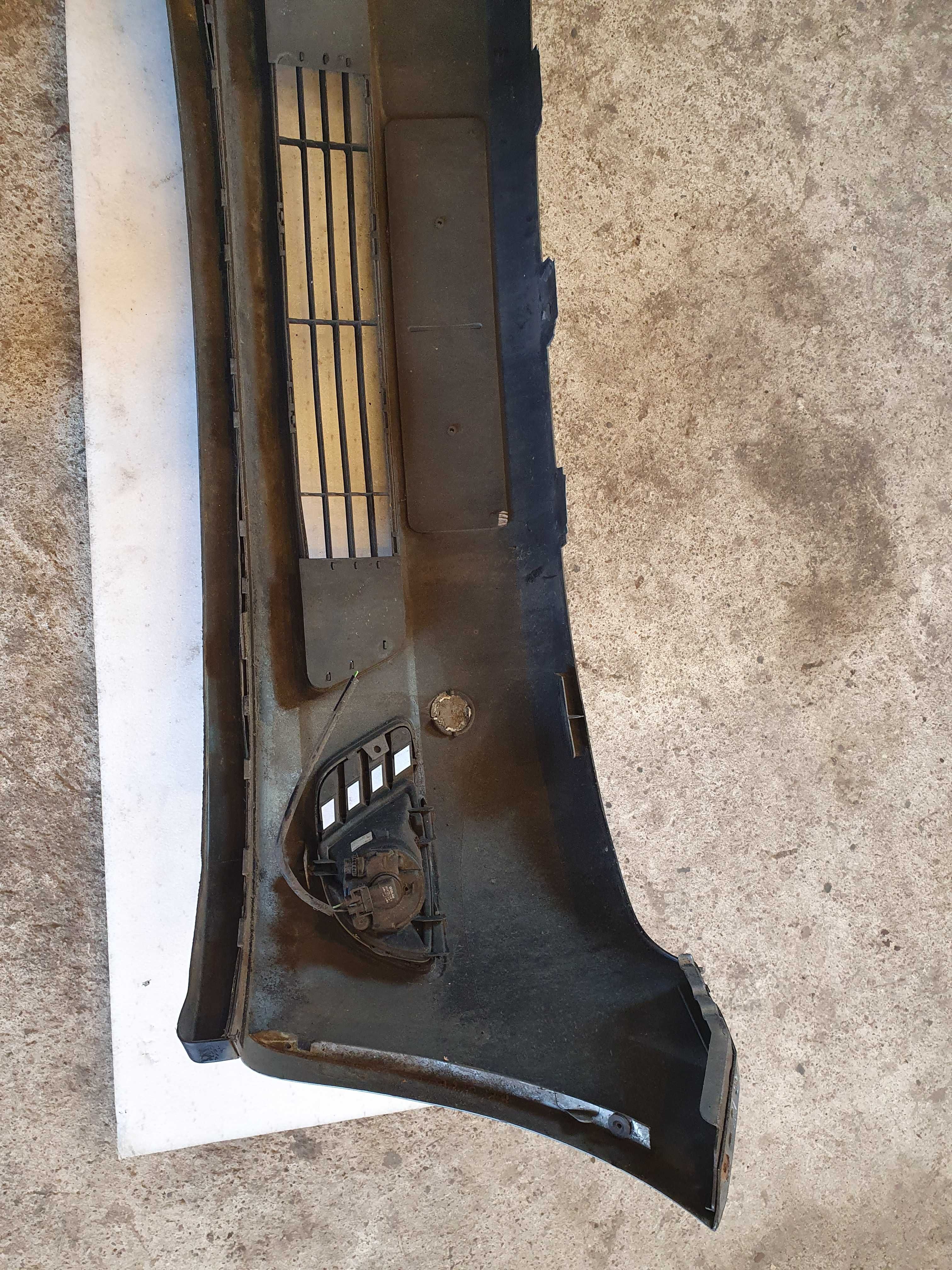 Zderzak przod przedni Ford Fiesta mk6 lakier J4 halogeny