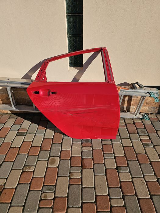 Дверь задня пасажирська для Honda Civic 10 седан