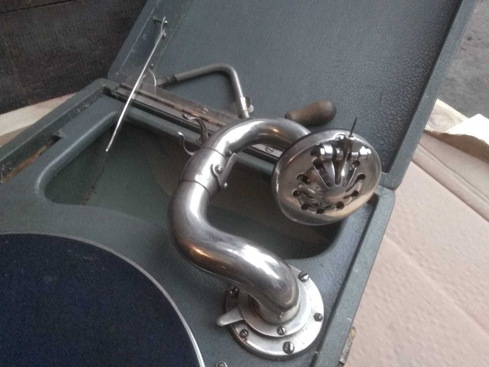 Gramofon patefon radziecki CCCP na korbkę