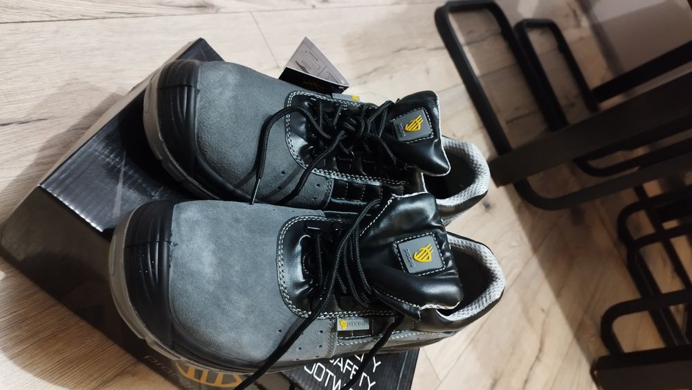 Buty robocze procera nowe 44 metalowe
