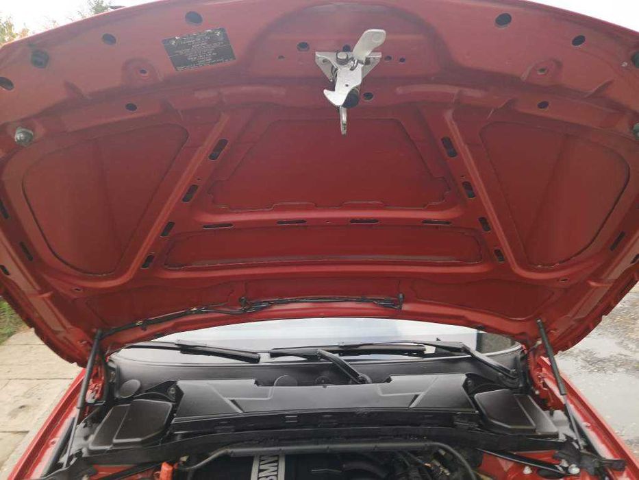 Samochód BMW serii 1 uszkodzone