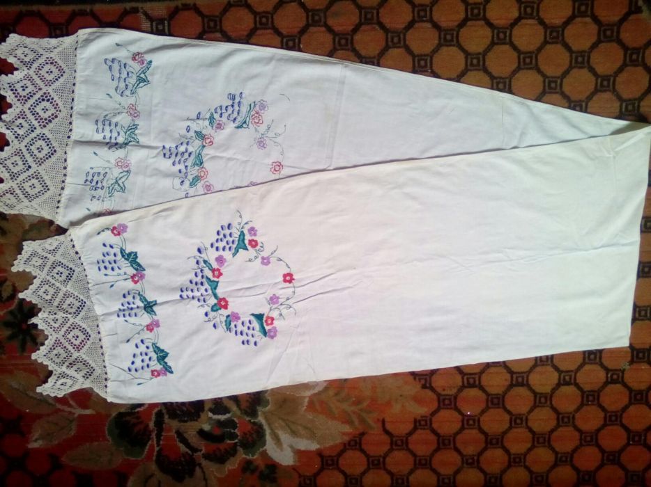 Рушники старинные вышитые гладью