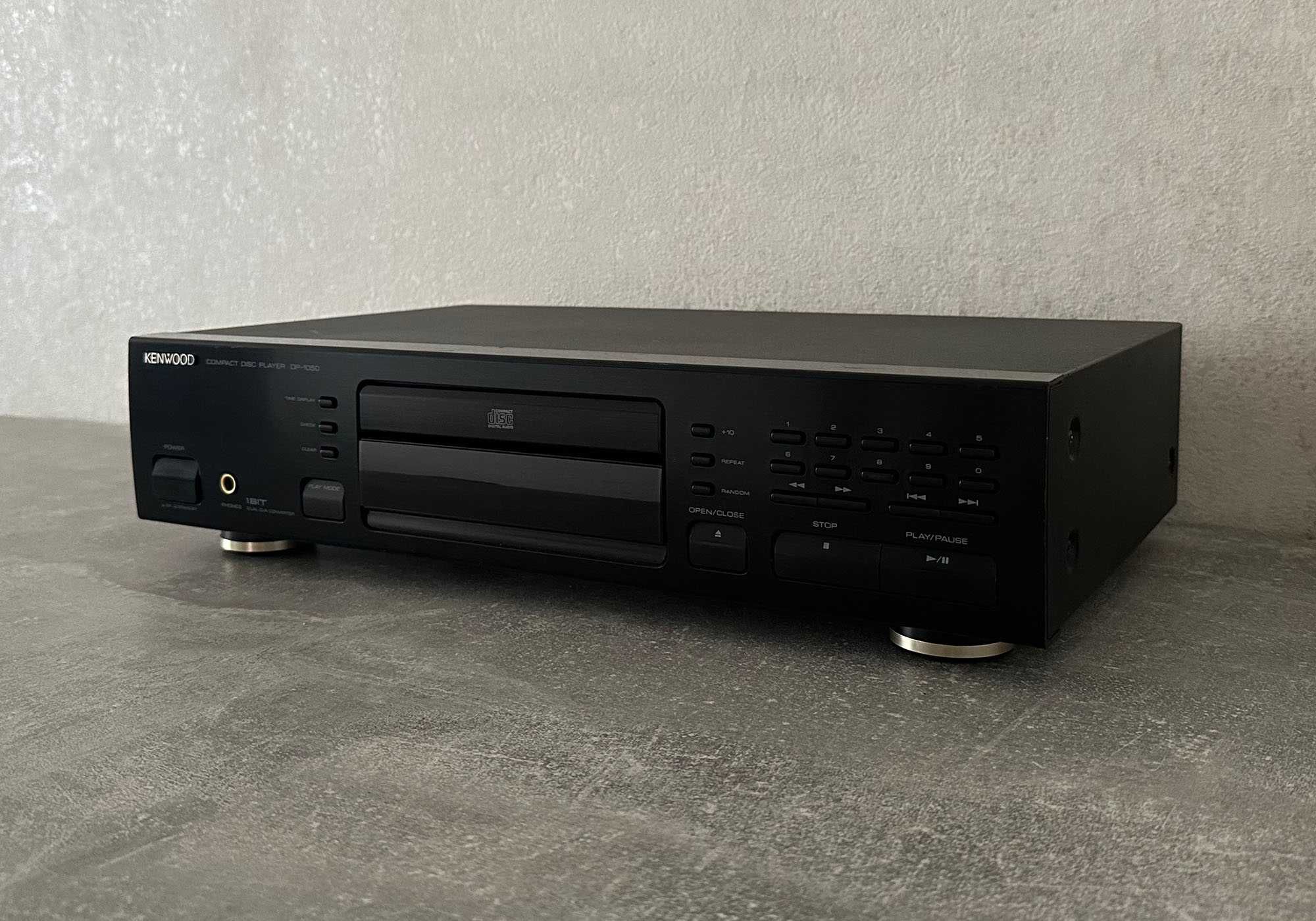 CD-програвач Kenwood DP-1050 (1-bit SM5871AS / Sony KSS-240A)