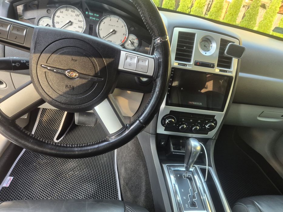 Chrysler 300c srt8 Niski Przebieg 97tys km, roczne LPG stag, zadbany