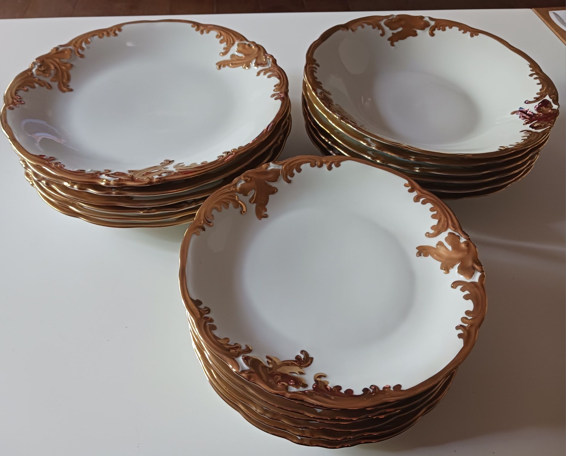 Złoty Liść, zestaw talerzy obiadowych.  Porcelana Wałbrzych lata 70.