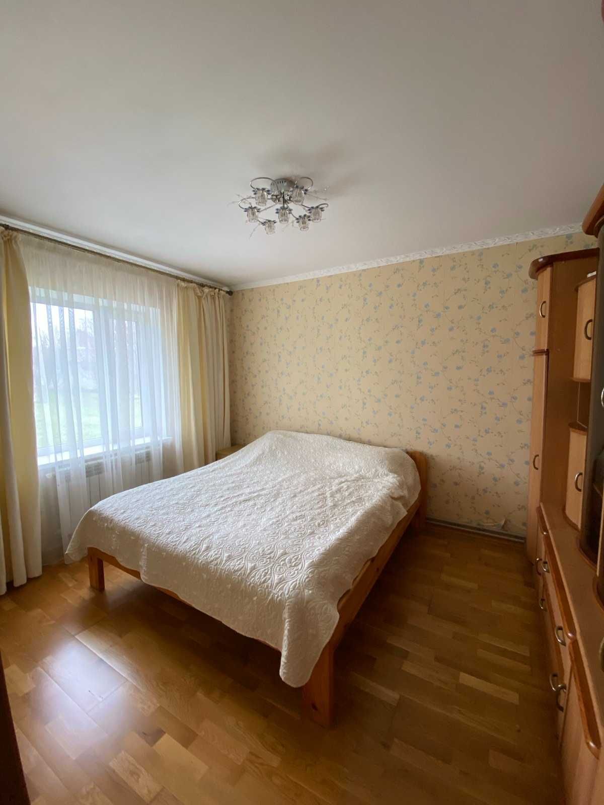 Продам житловий будинок 162 м кв 2-поверховий і ділянку 15 соток