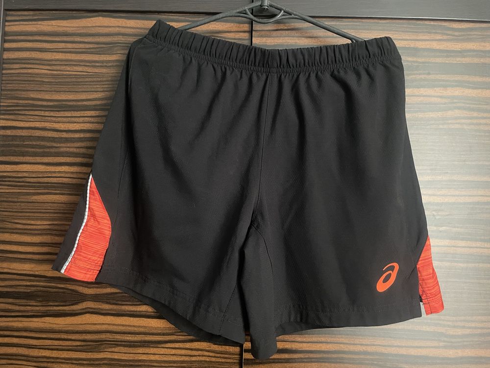 Чоловічі шорти Asics розмір S!