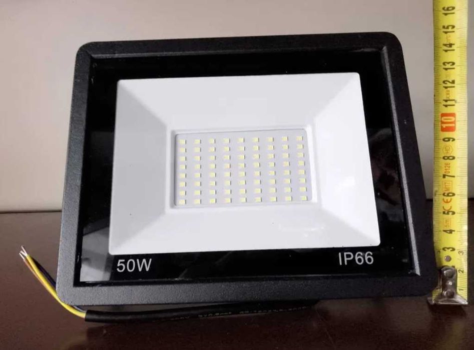 REFLEKTOR HALOGEN garażowy ogrodowy naświetlacz 50W 4500lm