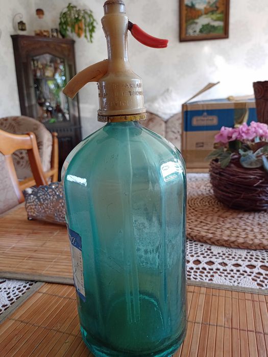 Stary szklany syfon z lat 70 PRL z etykietą