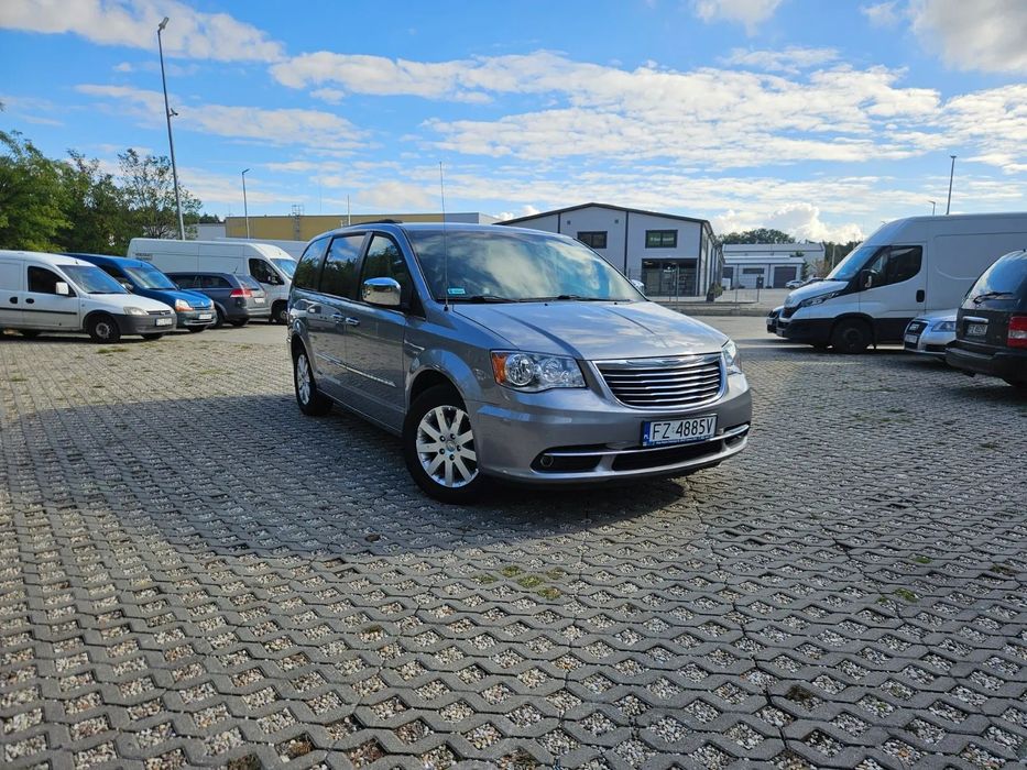 Chrysler Town & Country skórzana tapicerka, 7 osobowy, pierwszy właściciel w kraju, bez gazu