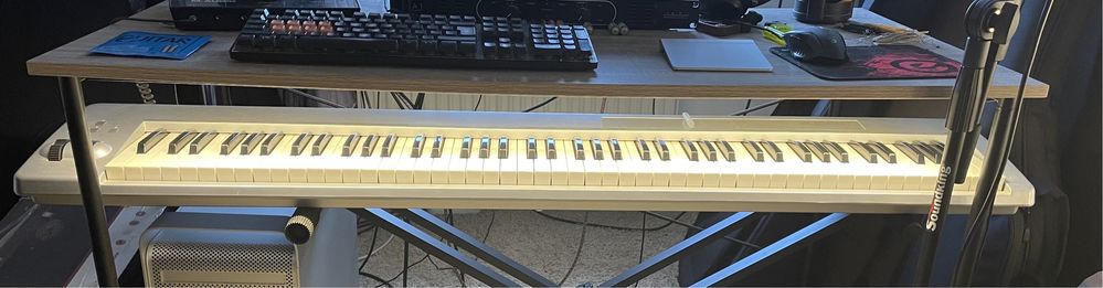 Полноразмерная миди клавиатура M-Audio Keystation 88es midi пианино