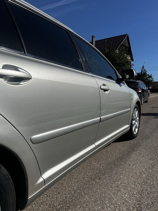 Sprzedam toyota avensis t25 2.0 benzyna