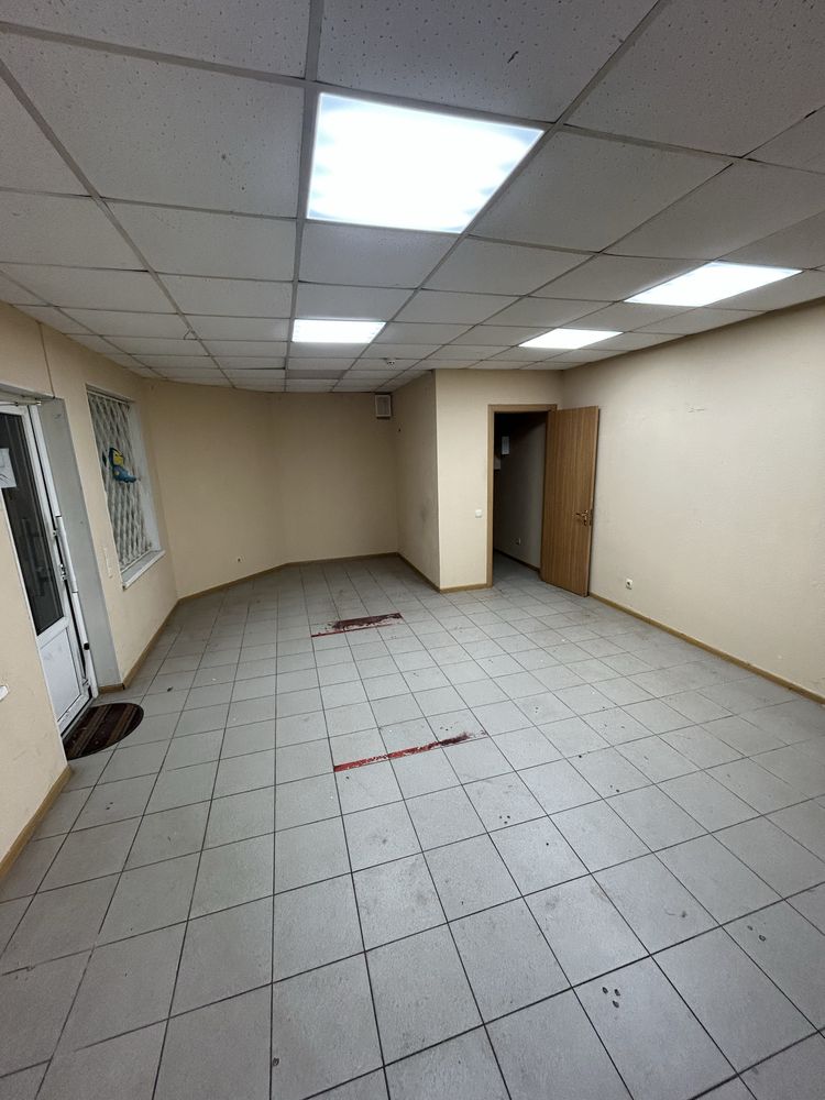 Оренда приміщення 30кв.м зупинка ТРЦ Простор