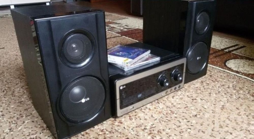 Музыкальный центр LG MBD-D62 USB/AUX/CD-mp3/DVD/FM,караоке.Б/У.