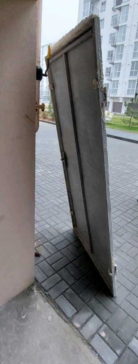 Двери входные металлические