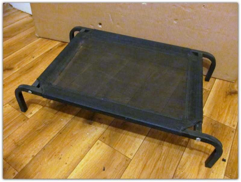 Leżaczek dla psa LIONTO legowisko podwyższone 75x47 stalowa rama