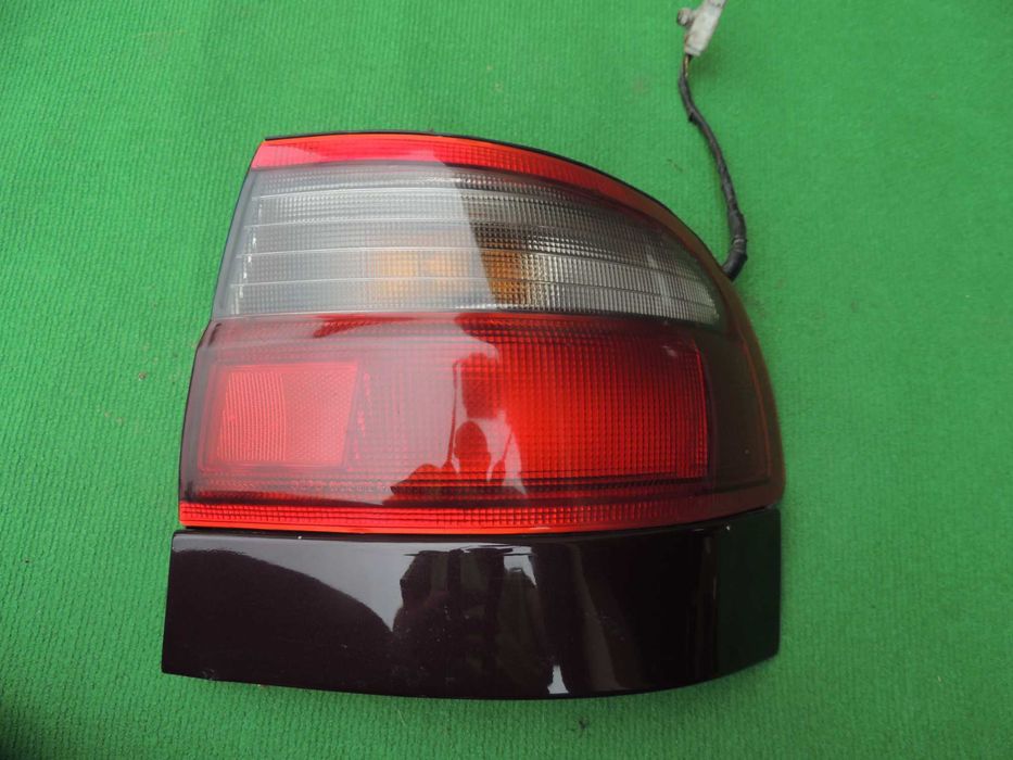 Lampa tylna prawa europejska Toyota Carina E 92,93,94,95 SEDAN