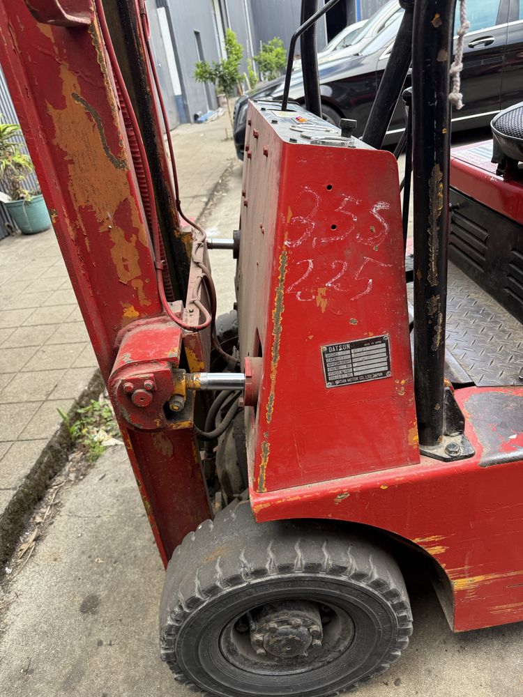 Empilhador datsum 1300kgrs gas
