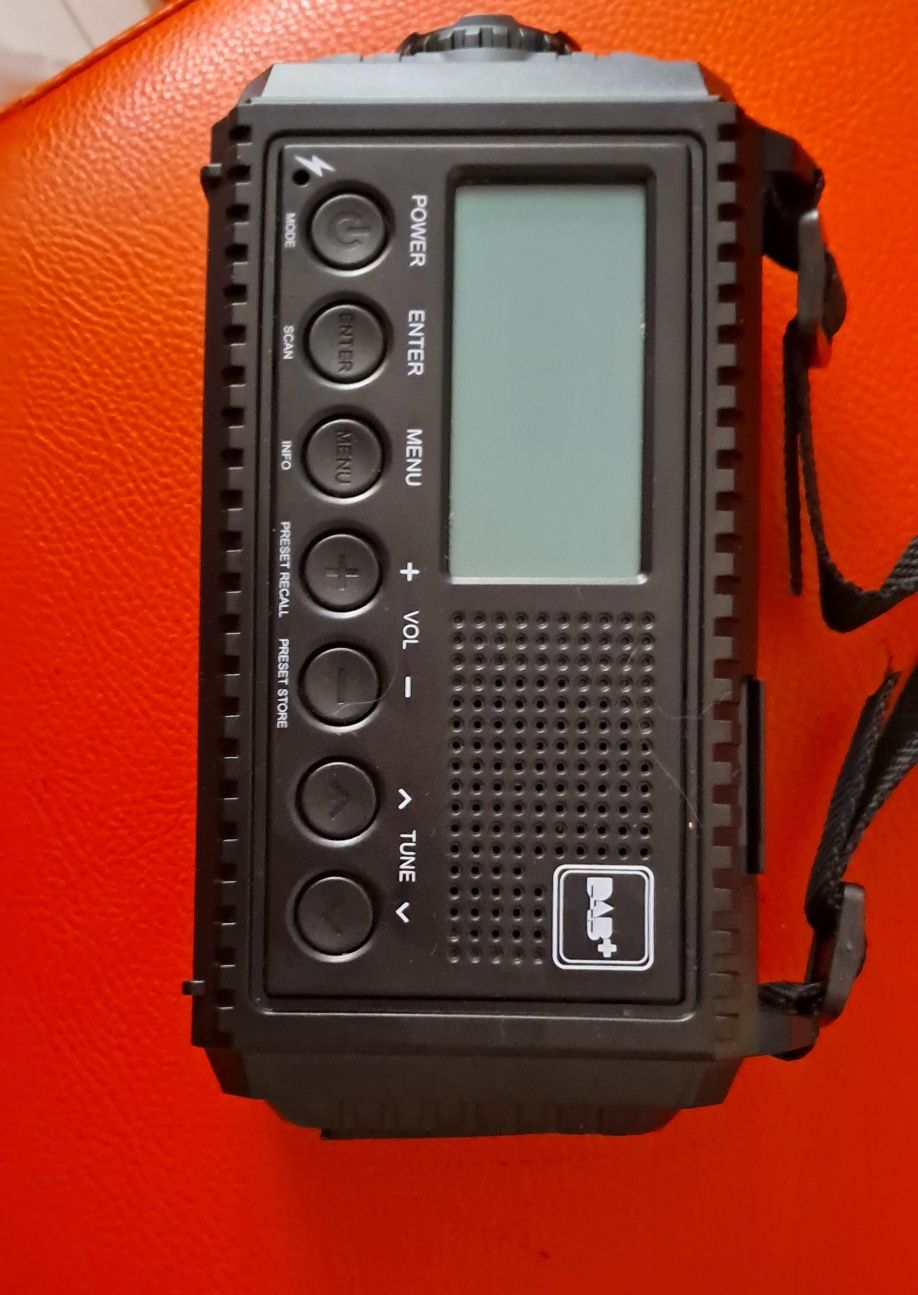Radio solarne z latarką