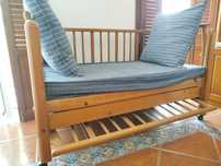 Berço/Cama em madeira com lateral regulável e removível
