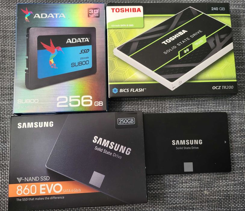 4 x dysk SSD 240-256GB SATA 2,5''