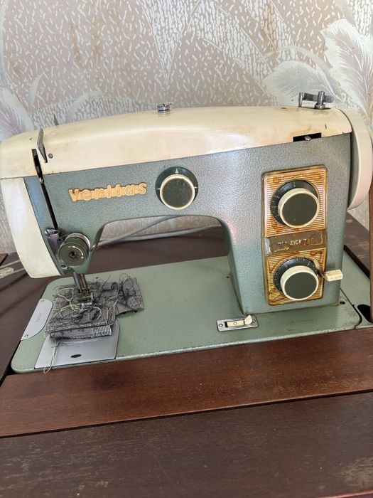 Продам швейную машинку  Veritas