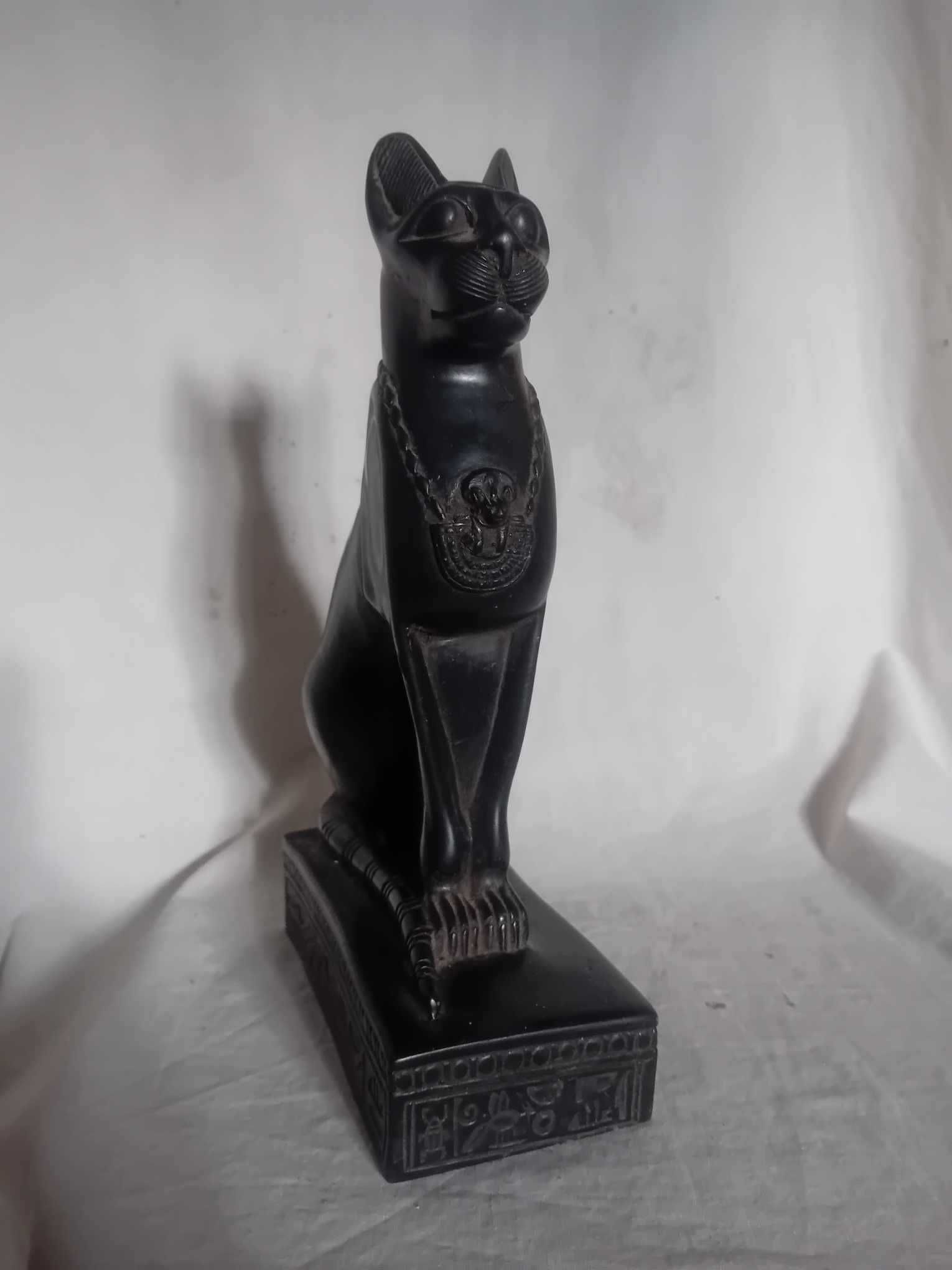 Prawdziwa rzeźba kota egipskiego (Bastet) wykonany z Bazaltu !