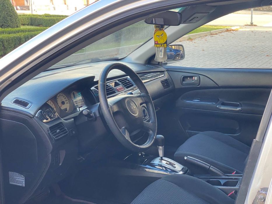 Mitsubishi lanser avtomat