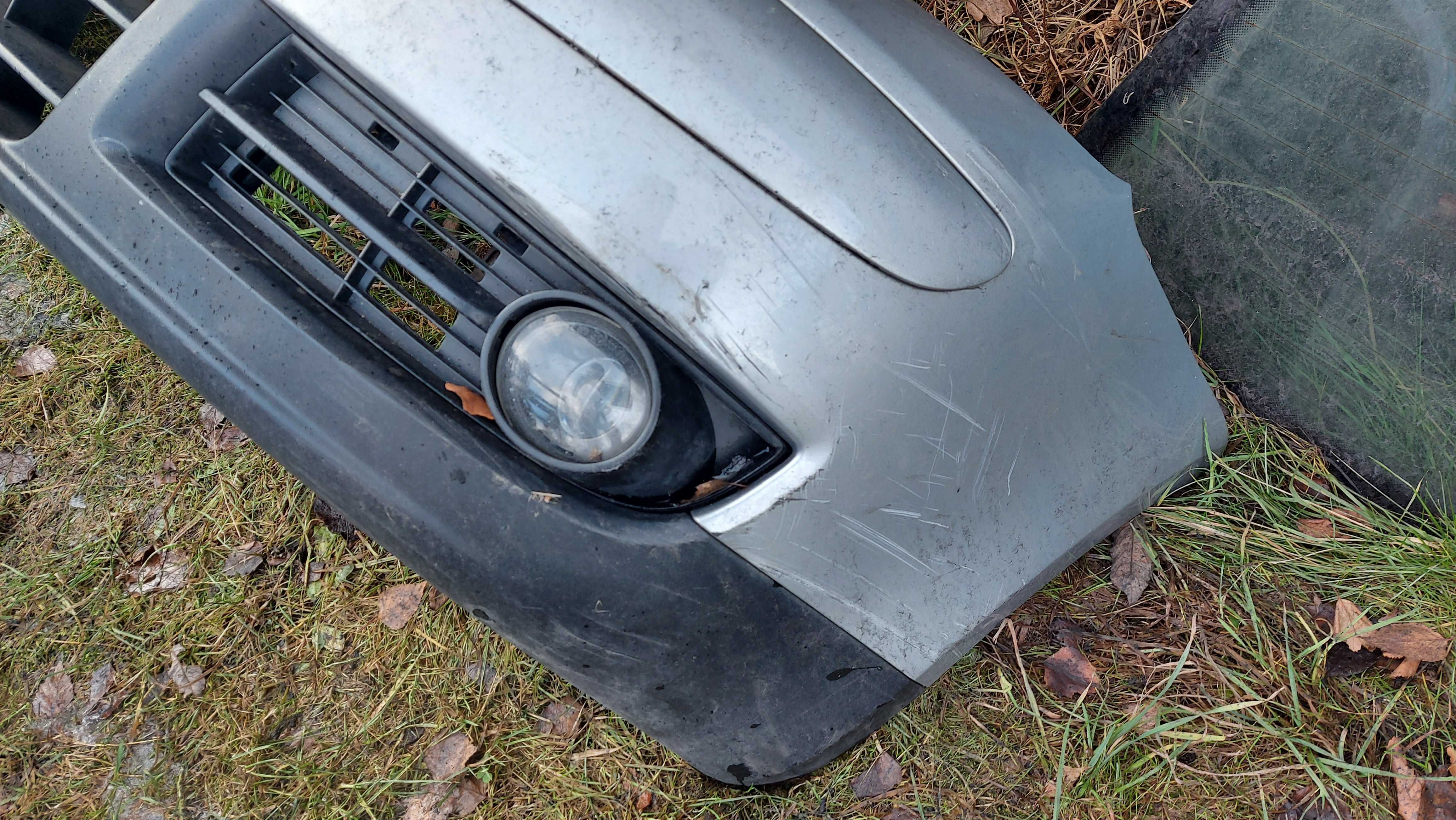 VW Touran zderzak przedni srebrny FV części/dostawa