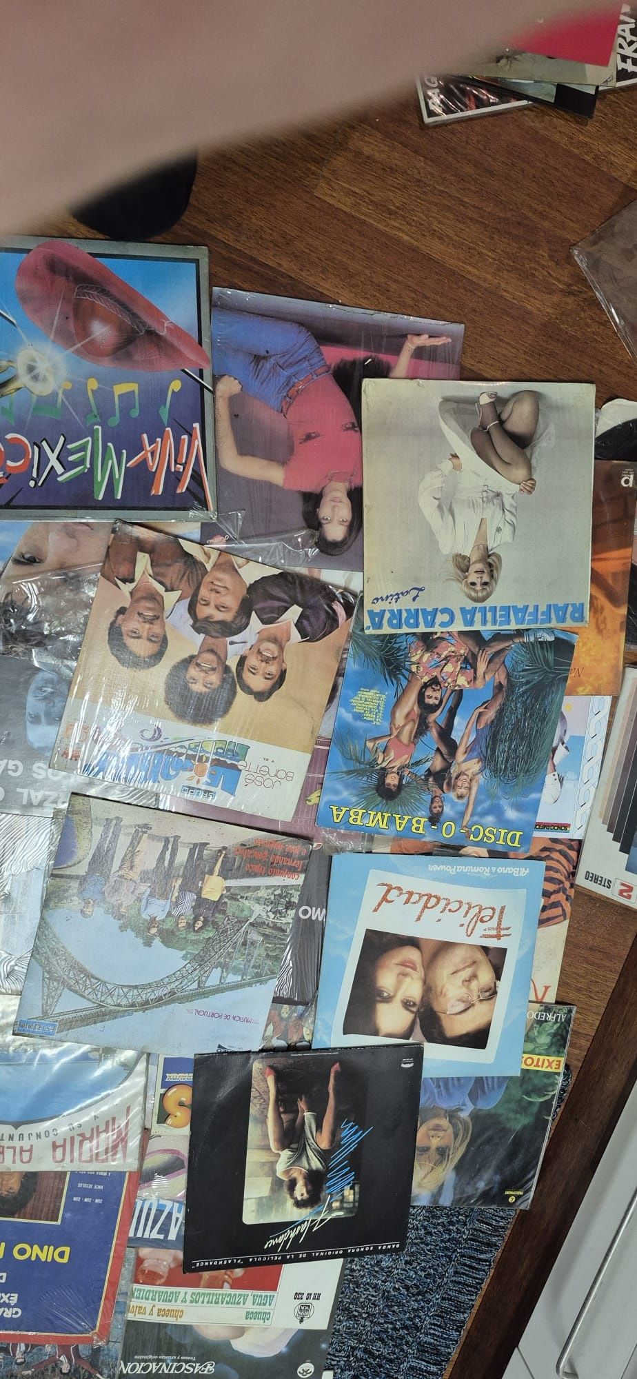 Vendo 150 discos de  vinil