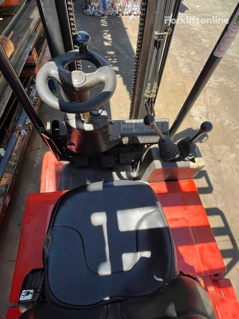 Empilhador de três rodas Linde E12Z-02