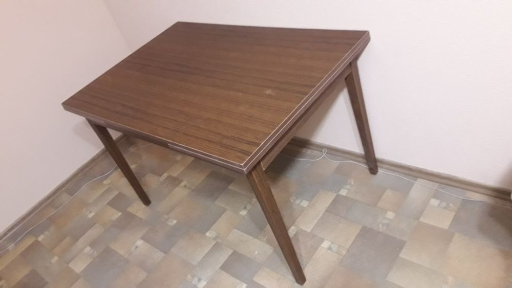 Стол разборной в комнату,гостинную