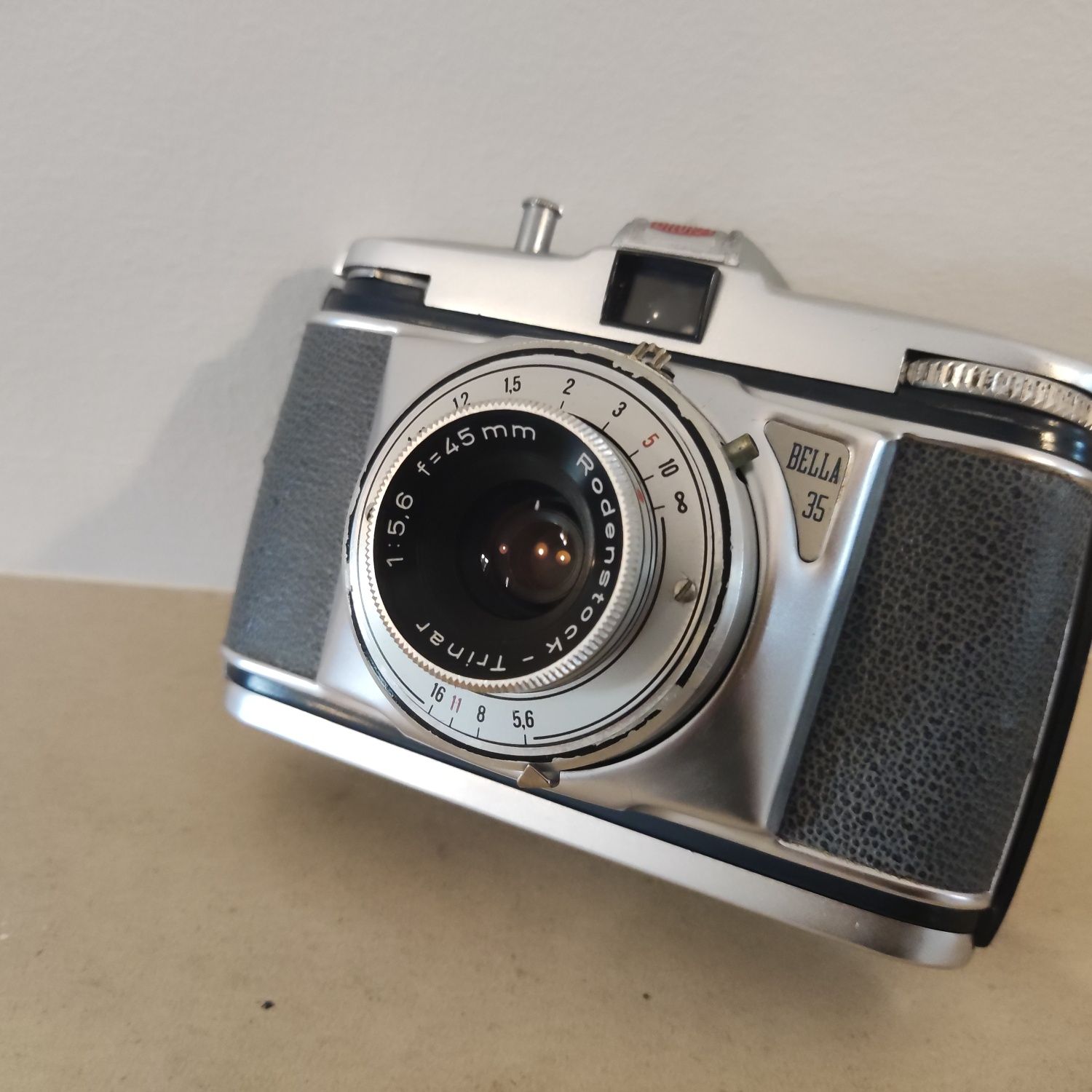 Bilora Bella 35 - 127 film Rangefinder Camera (vintage)