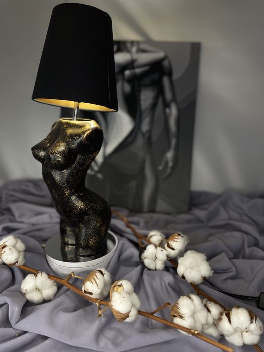 Світильник “Жіноче тіло”