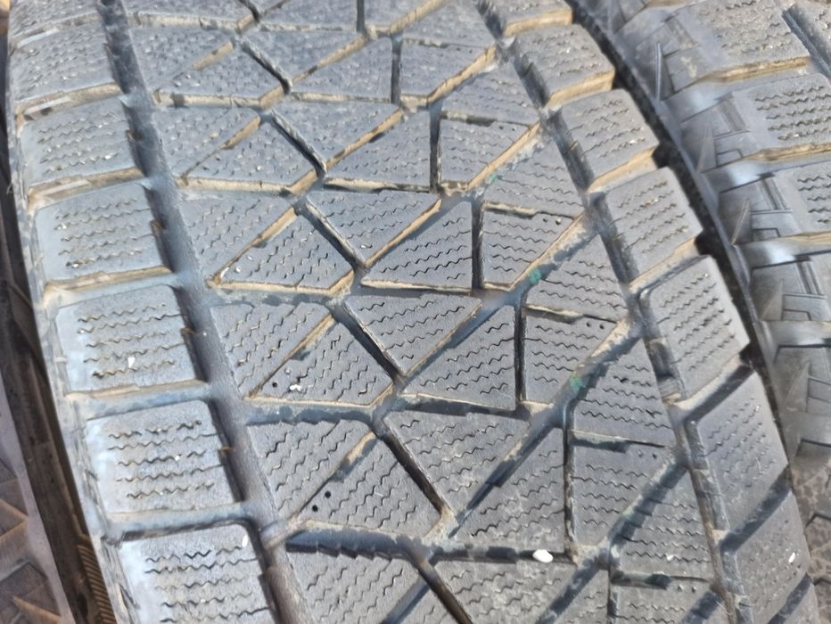 Зимняя резина 265/65 R17 Bridgestone Blizzak DM-V2
