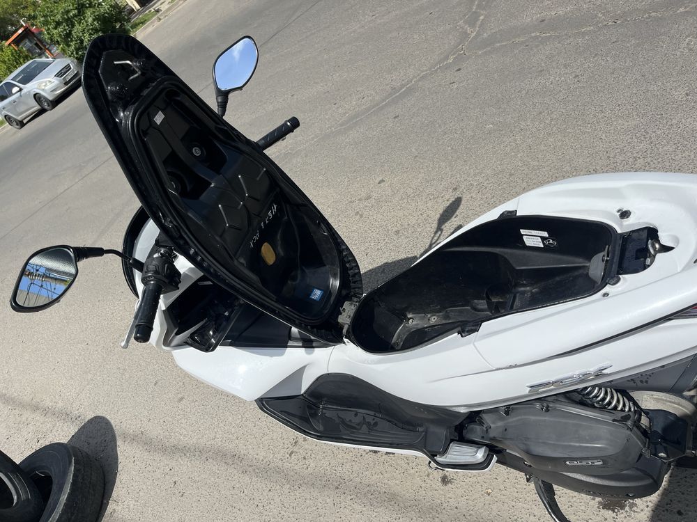 Скутер Honda PCX 125