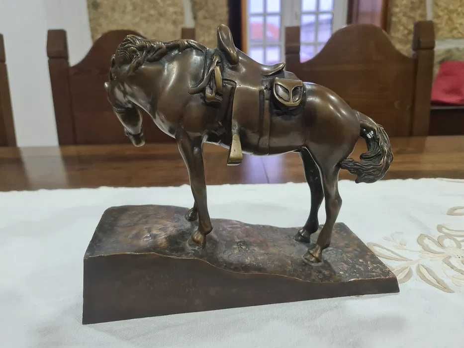 Estatueta de bronze