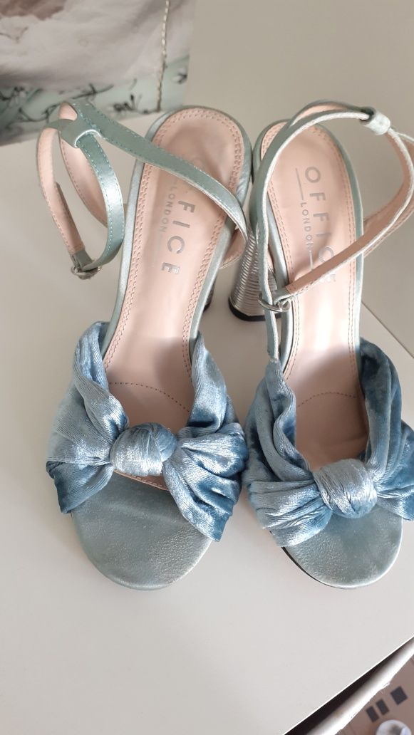 Buty na obcasie sandałki glam welur kokarda sanah bridgerton