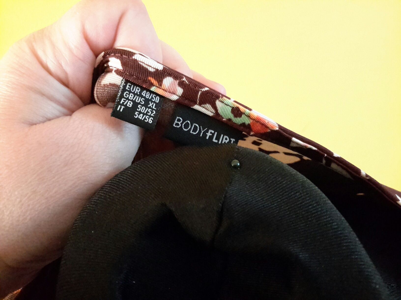Nowa sukienka bonprix brązowa z połyskiem r. 48/50 midi bardzo tanio