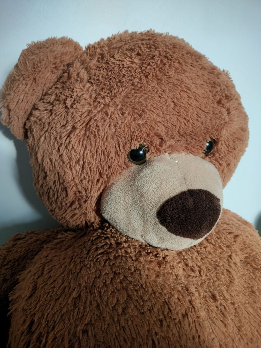 Urso de peluche castanho