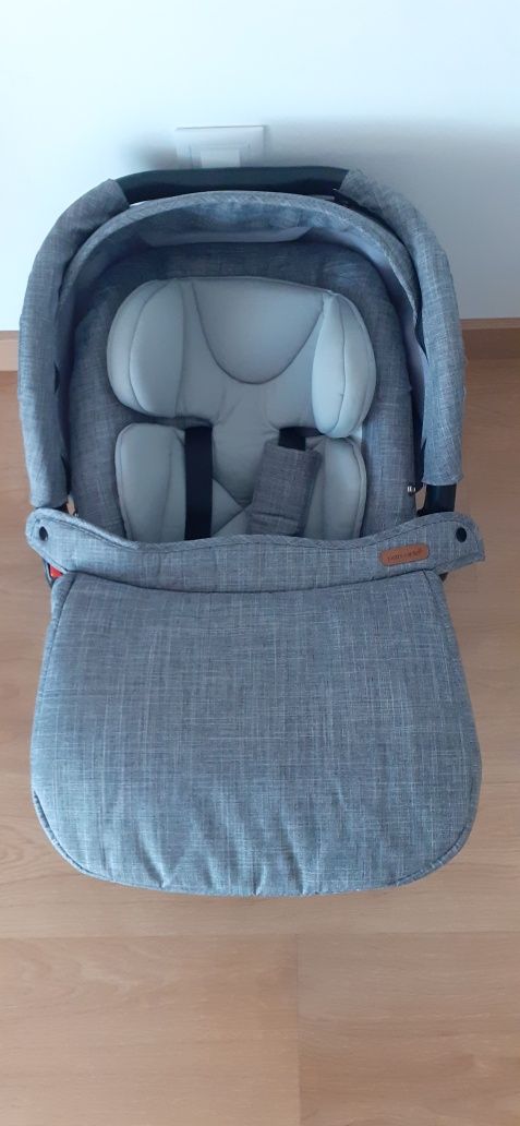 Vendo conjunto de carrinho, ovo, saco, almofada e cadeira!