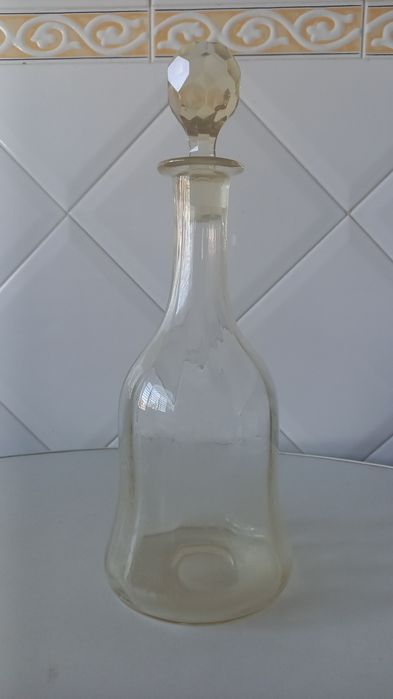 Garrafa amarela antiga