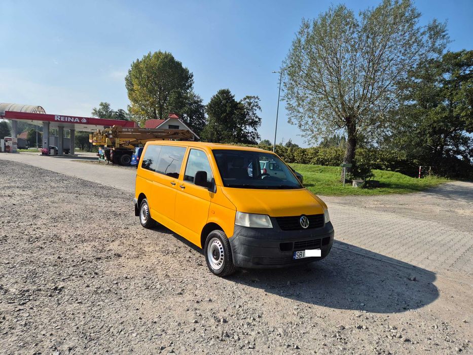 F-VAT 23%*Volkswagen Transporter T5*9 osób *SPRAWNA KLIMA*1 właściciel